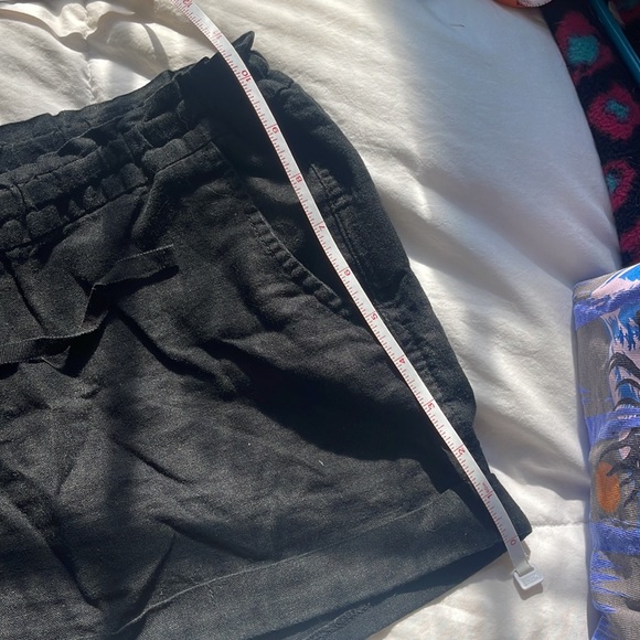 OldNavy Women's Black Linen Shorts - Picture 7 of 7